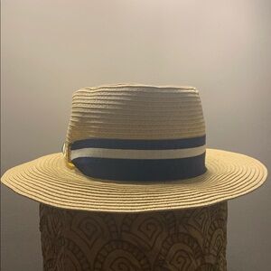Chic Calvin Klein Tan Adjustable Straw Hat with navy/white band One size
